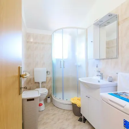 Natasha Svetvinčenat