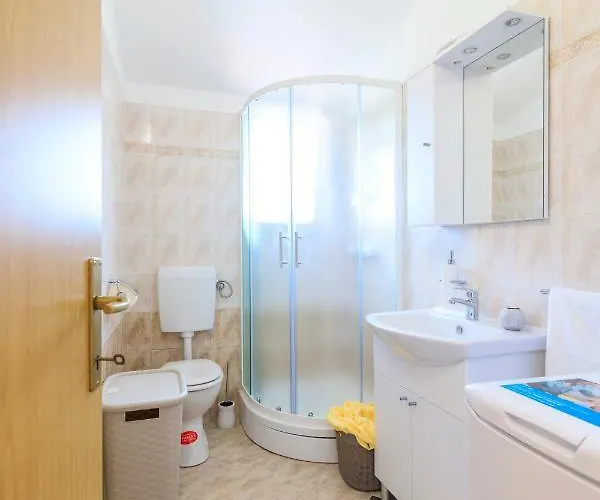 Natasha Svetvinčenat